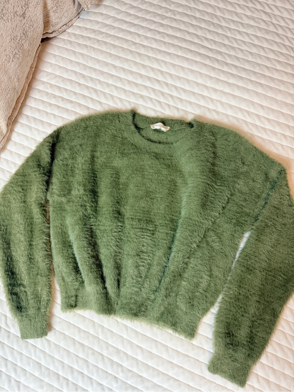 Altar'd State Moss Green Cropped Fuzzy Eyelash Knit Pullover Sweater Size Small